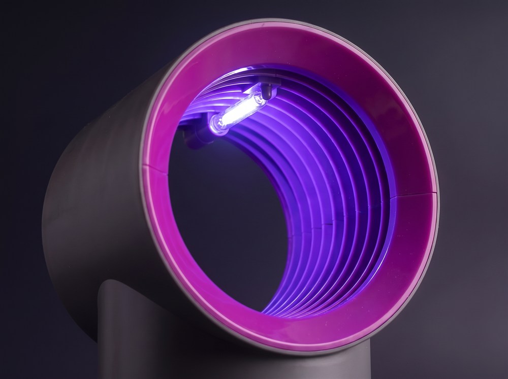 Luz UV violeta encendida