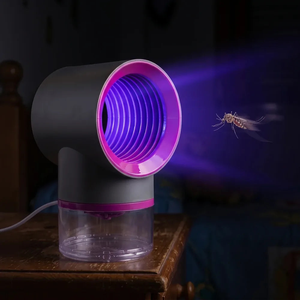 Mosquito acercándose a la luz UV de la lámpara Mosquito Killer